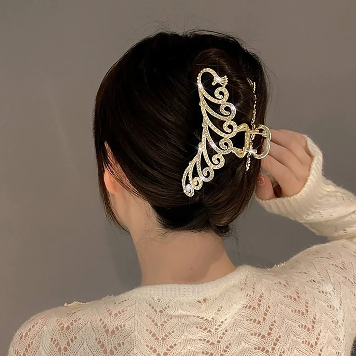 Elegant Gold Hollow Geometric Metal Hair Claw Vintage Hair Clips For Women Headband Hairpin Hair Crab Hair Accessories Gifts
